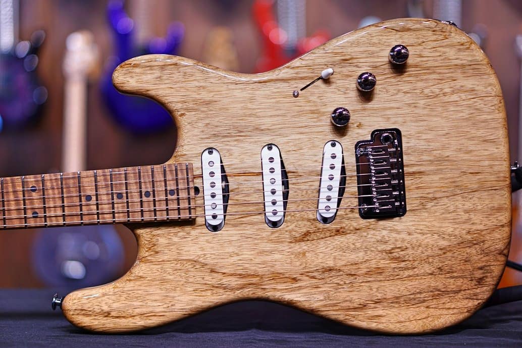 Suhr Custom Classic w Black...