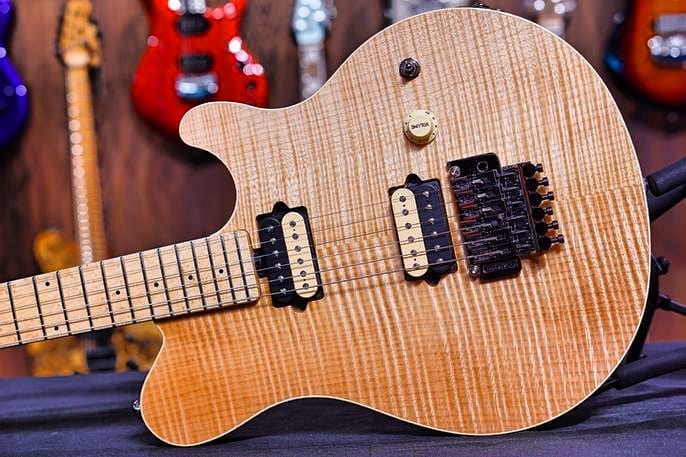 Ernie Ball Music Man Axis...