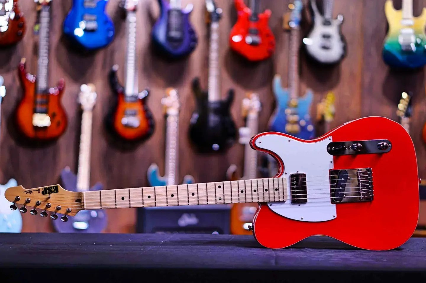 ?NEW ARRIVAL?<br />
ESP RON WOOD...