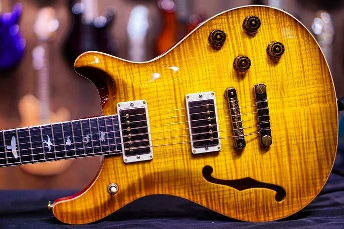 ?NEW ARRIVAL?<br />
Hiendguitar 594 semi...