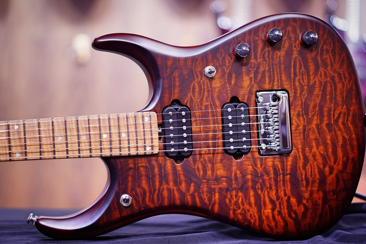 NEW ARRIVAL<br />
Musicman JP15 Sahara...