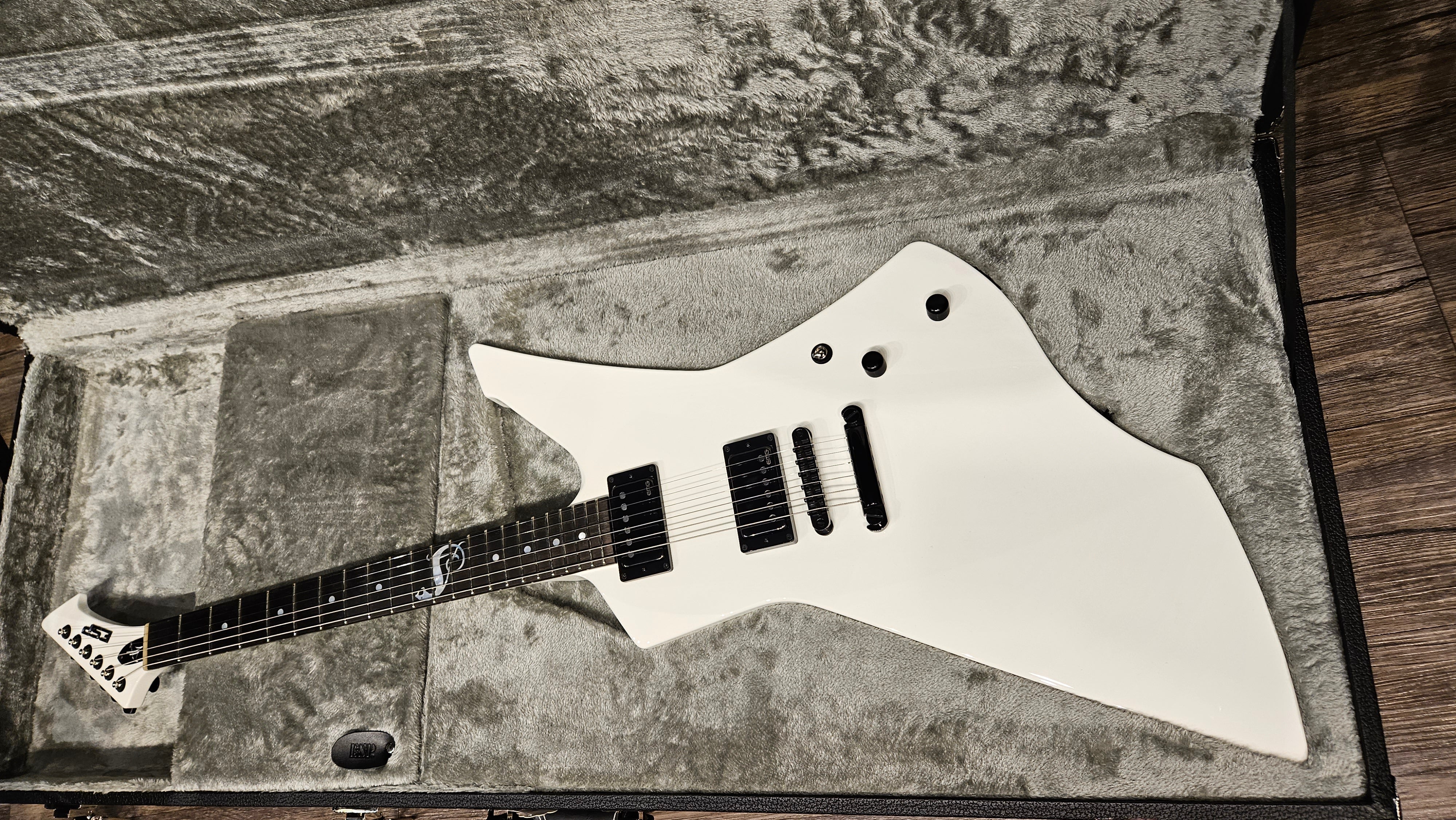ESP SNAKEBYTE - Snow White James hetfield signature E2710232 - HIENDGUITAR ESP GUITAR