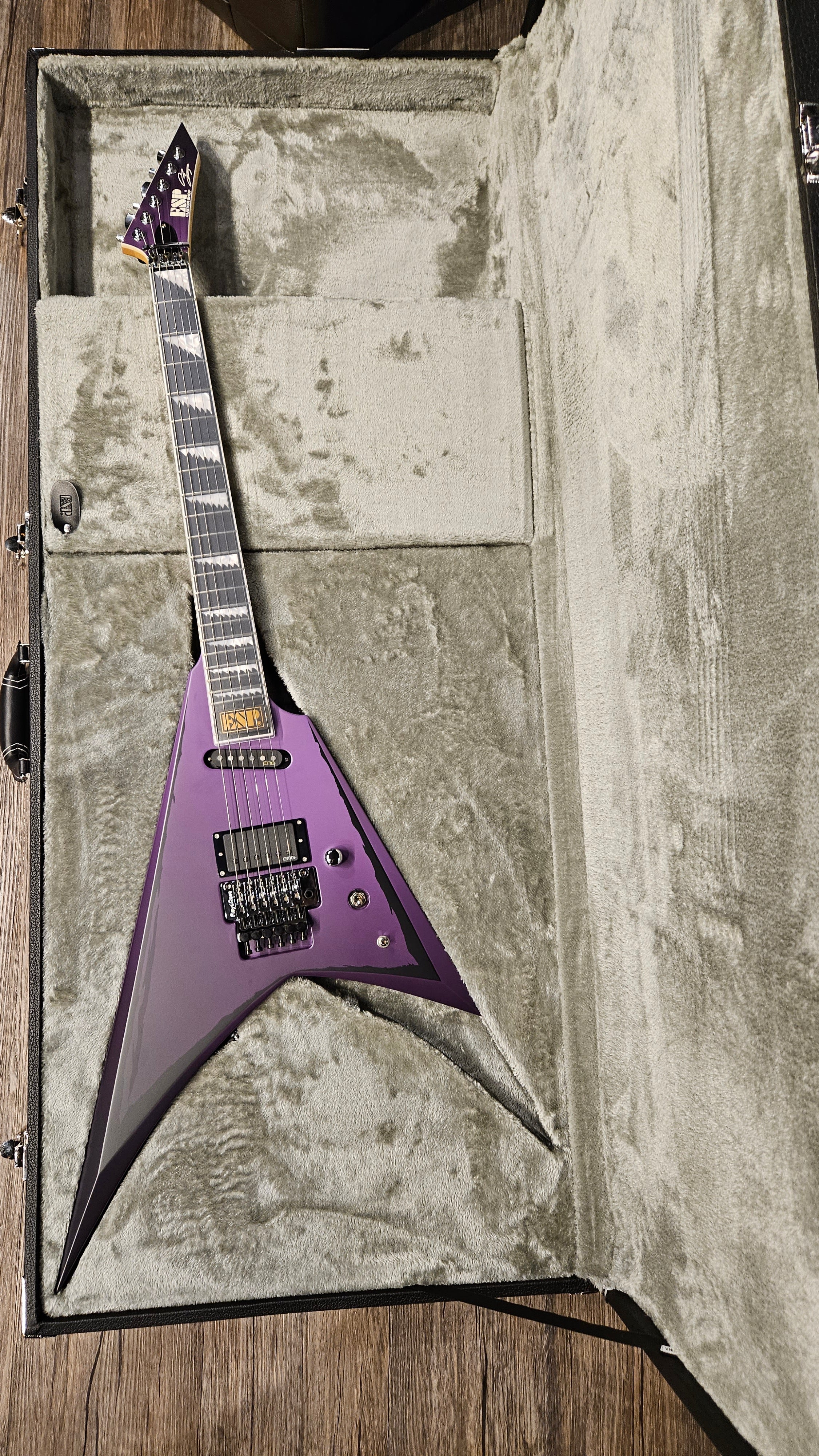 E-II Alexi RIPPED 2023 - PURPLE FADE SATIN ES3184223 - HIENDGUITAR E-II GUITAR