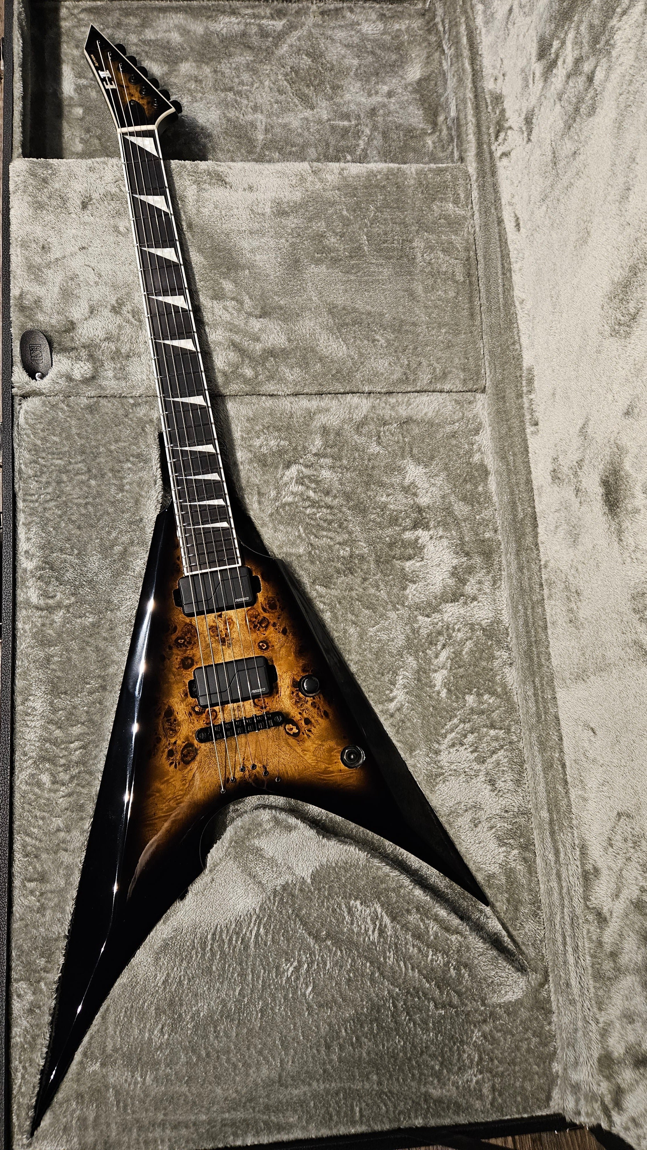 ESP E-II ARROW NT Nebula Blackburst ES4494223 - HIENDGUITAR E-II GUITAR