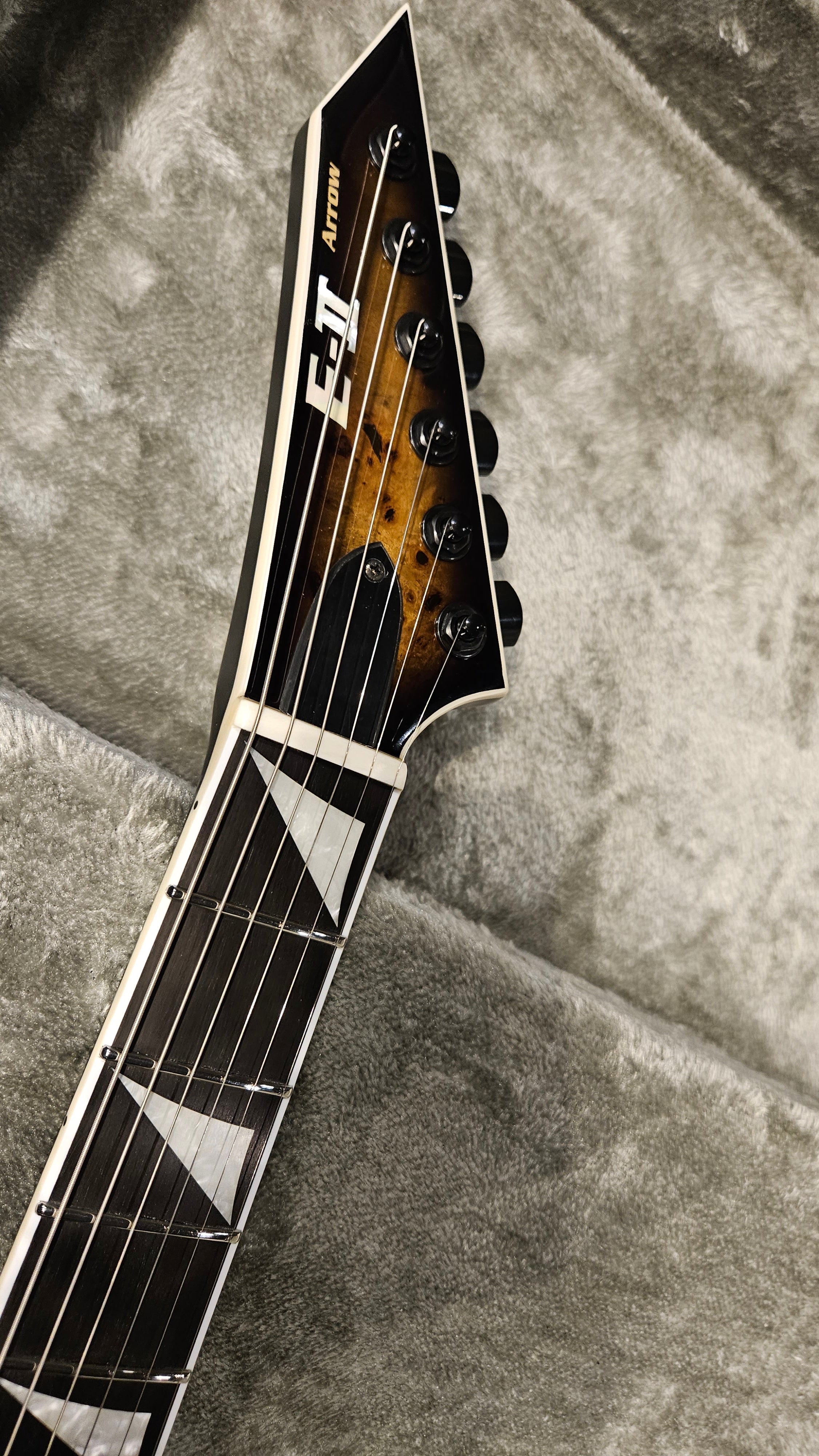 ESP E-II ARROW NT Nebula Blackburst ES4494223 - HIENDGUITAR E-II GUITAR