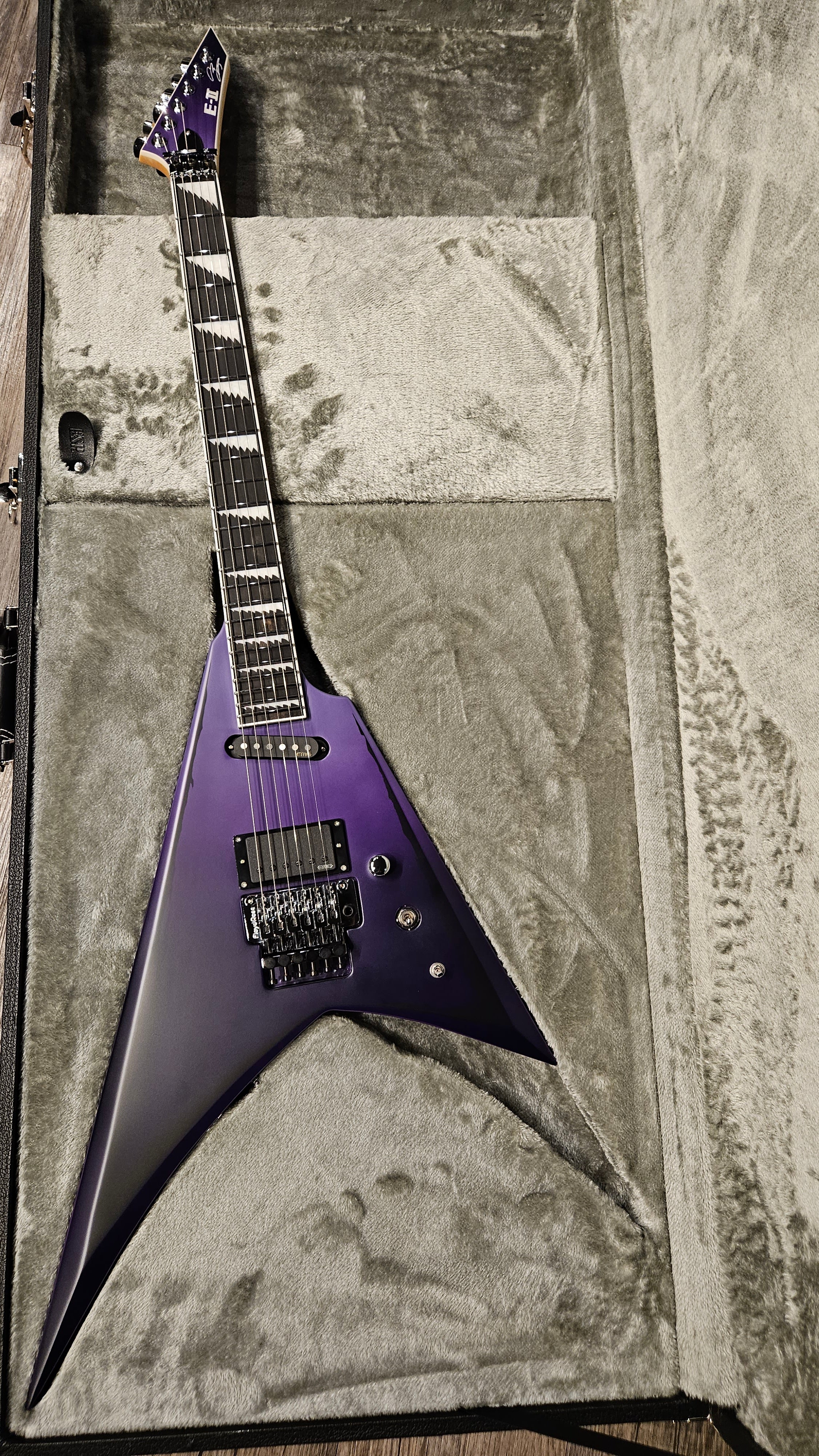 ESP E-II Alexi RIPPED- PURPLE FADE SATIN ES3184223 - HIENDGUITAR E-II GUITAR
