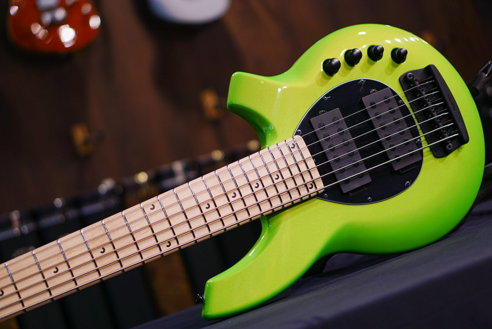 Ernie Ball Music Man Bongo Bass 6 HH Mantis Green K04432