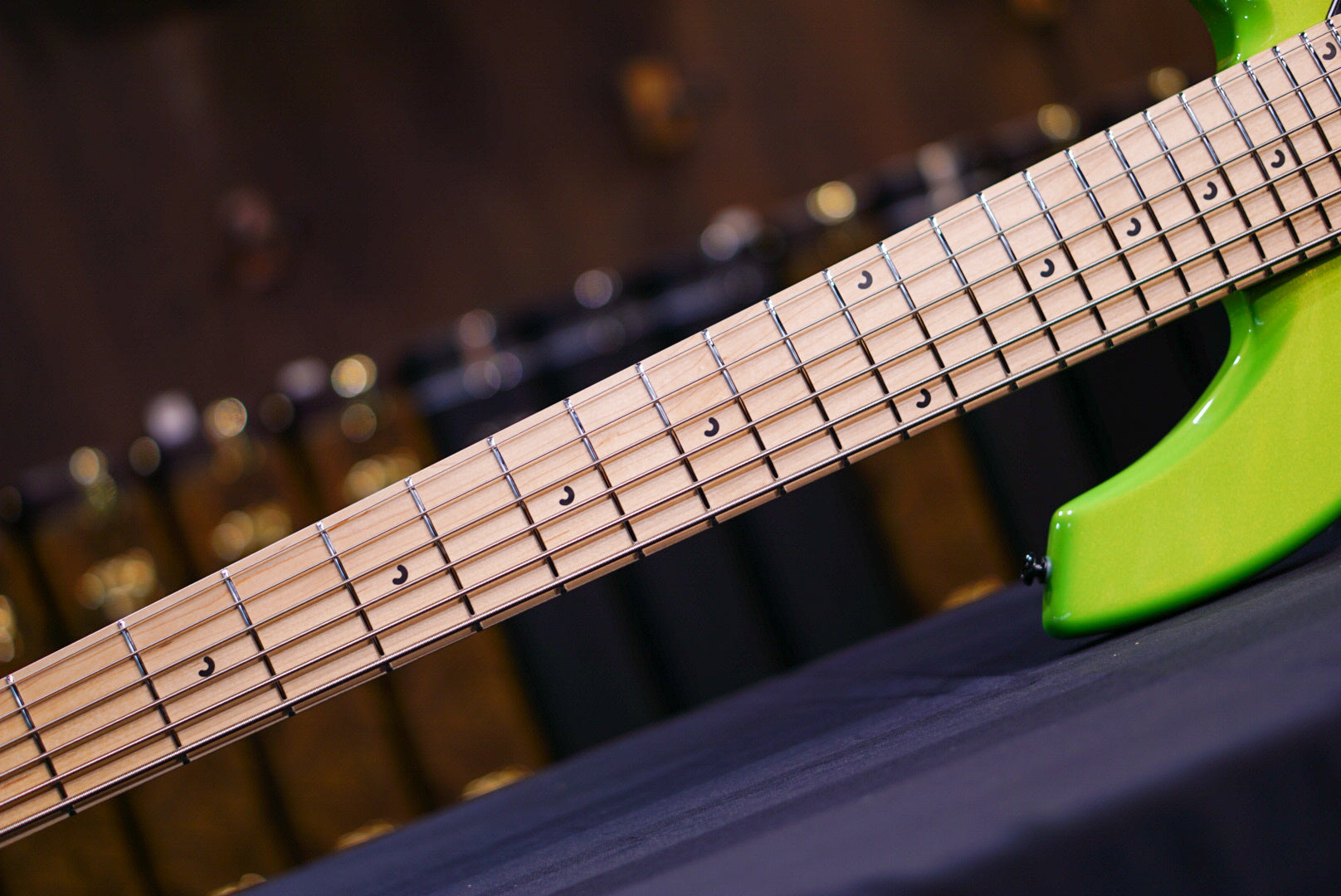 Ernie Ball Music Man Bongo Bass 6 HH Mantis Green K04432