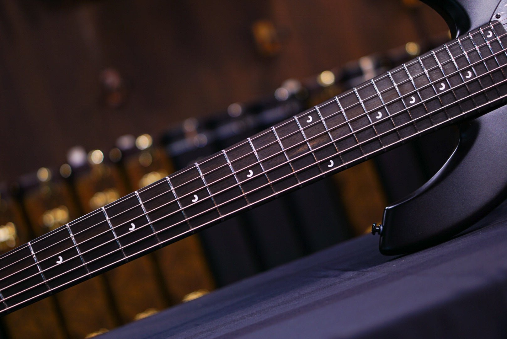 Ernie Ball Music Man Bongo Bass 6 HH Stealth Black K04296