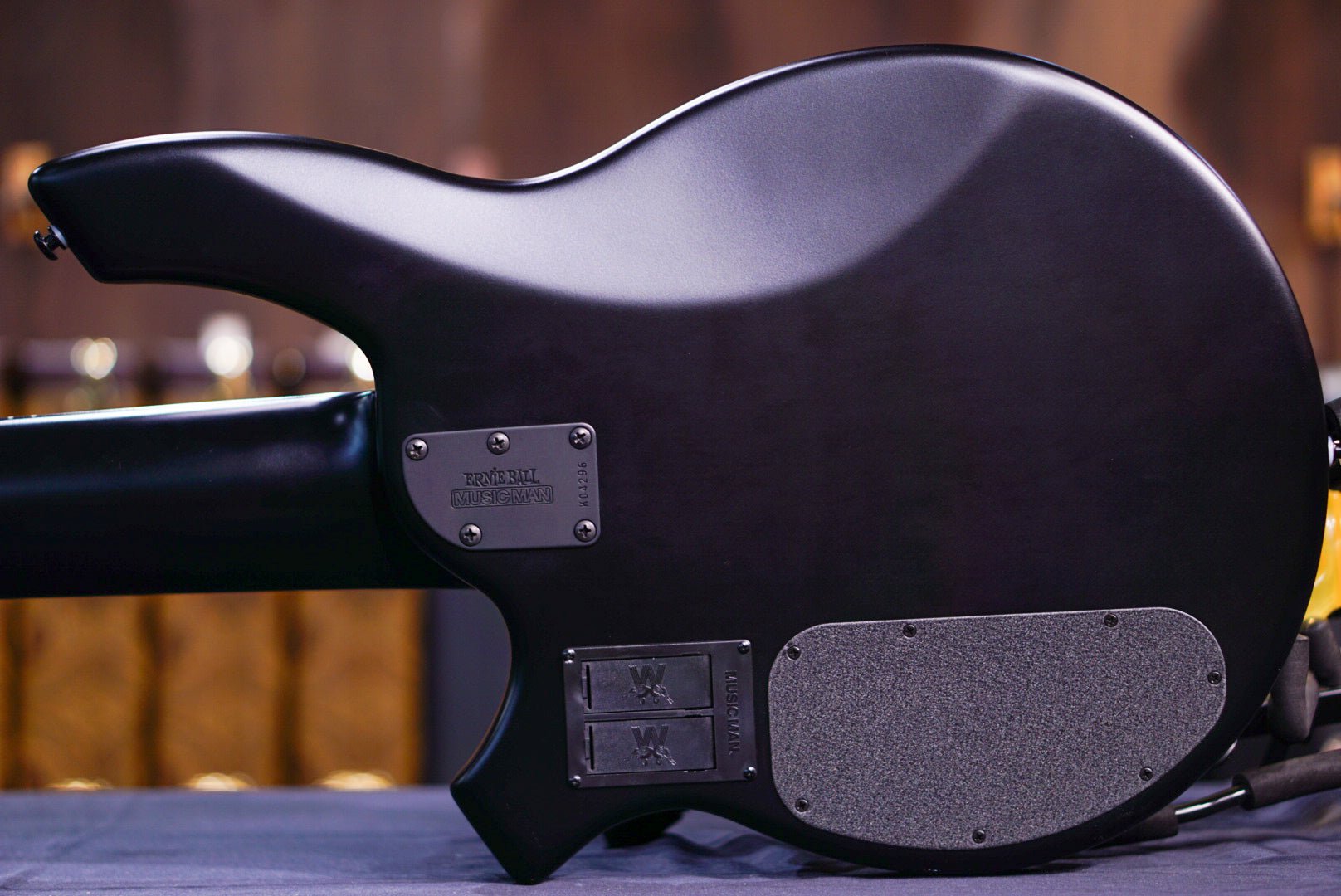 Ernie Ball Music Man Bongo Bass 6 HH Stealth Black K04296