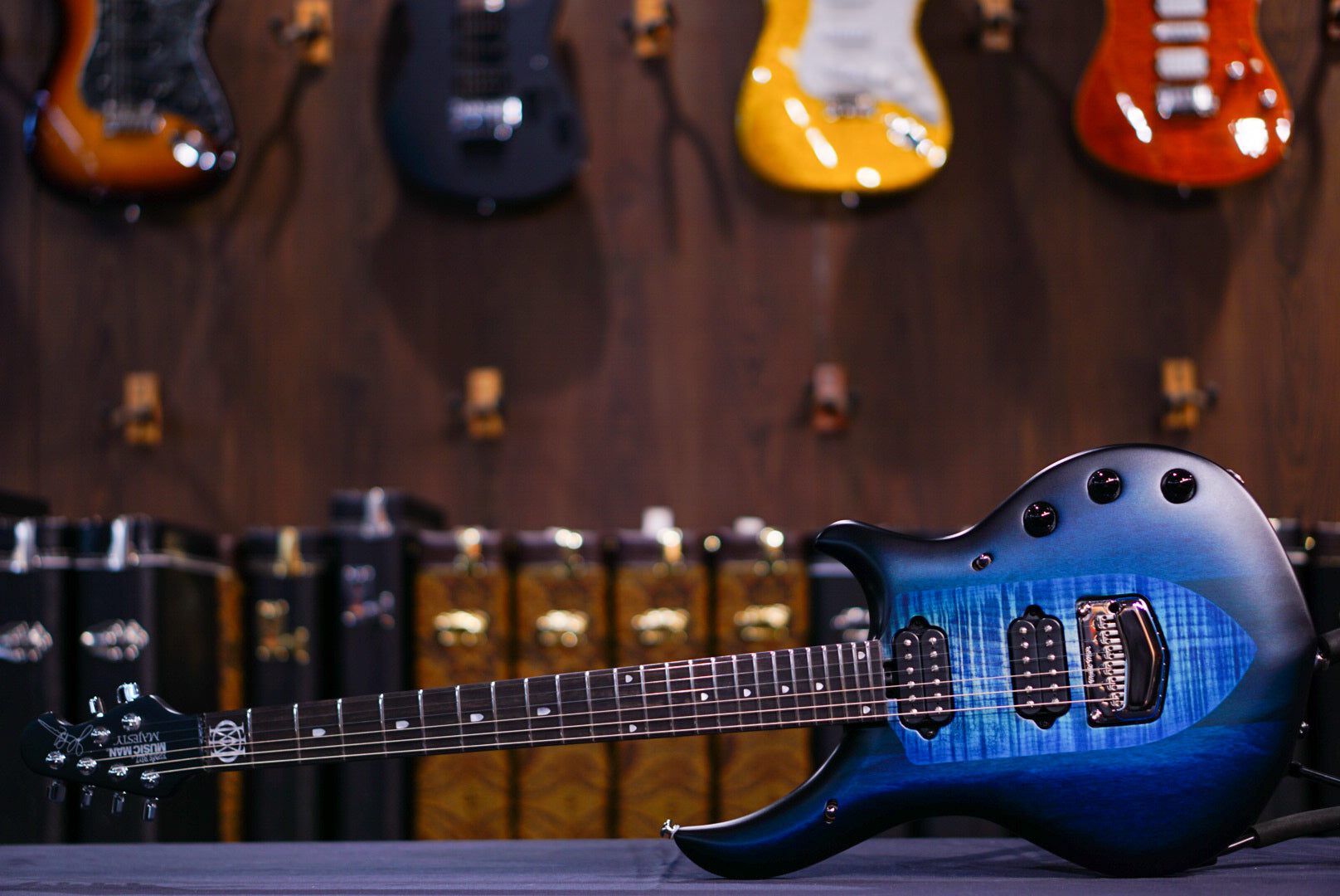 Ernie Ball Music Man MAJESTY 6 BLUE STEEL M018537