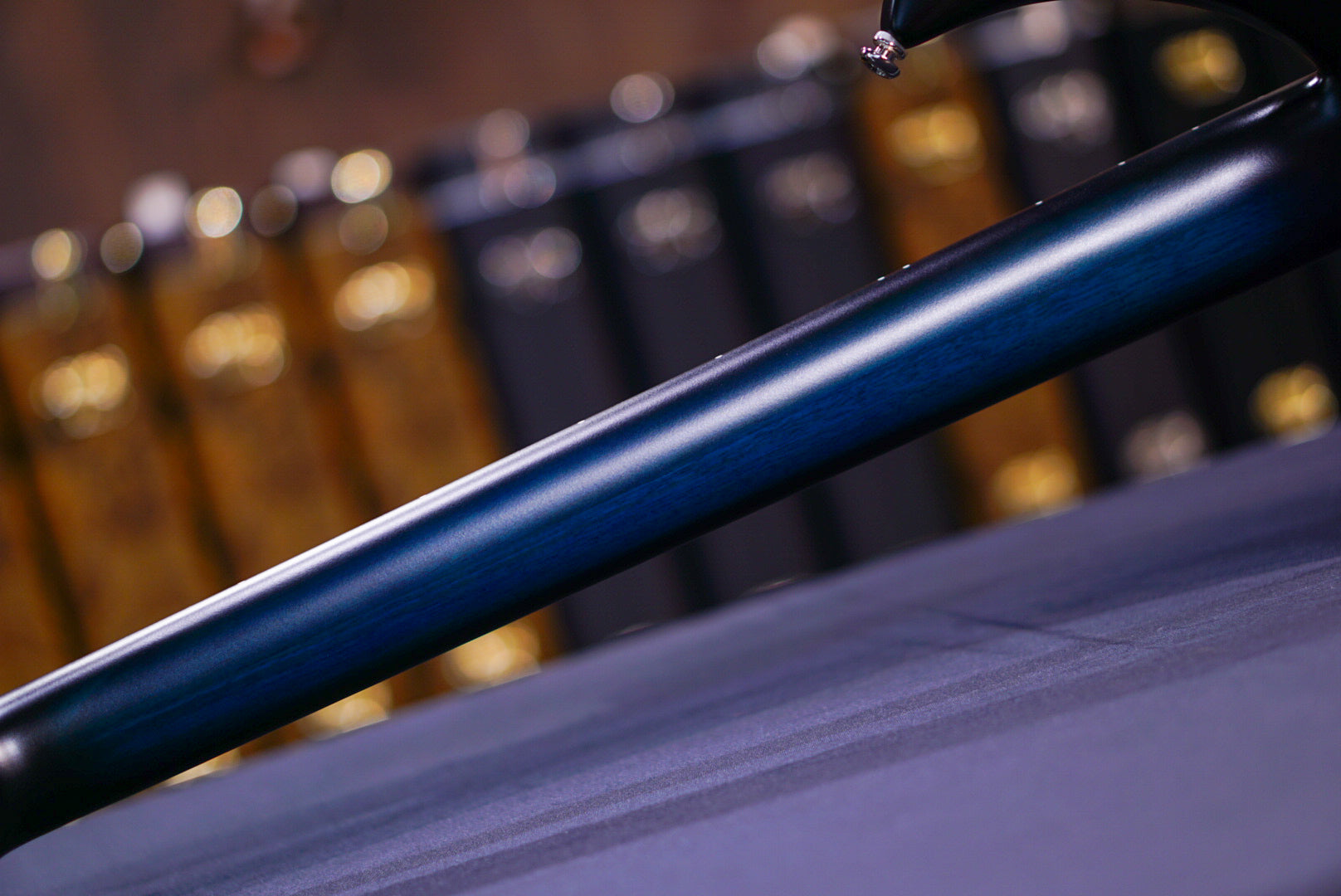 Ernie Ball Music Man MAJESTY 6 BLUE STEEL M018537