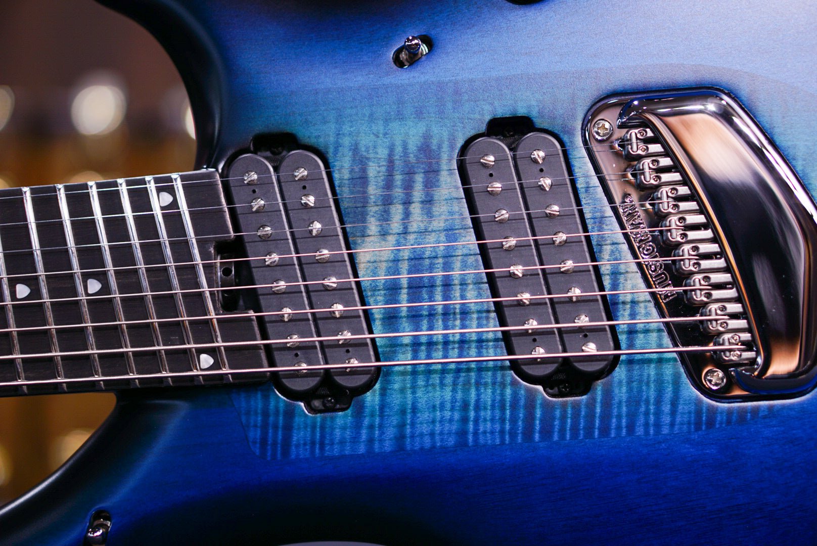 Ernie Ball Music Man MAJESTY 8 BLUE SILK M018462
