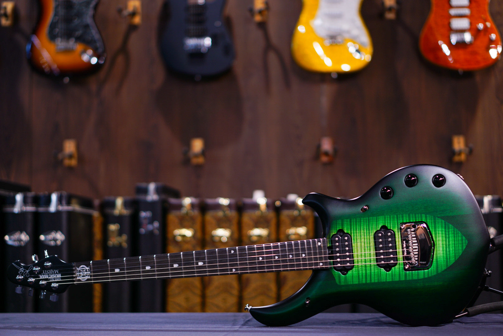 Ernie Ball Music Man MAJESTY 6 GRAVITY GREEN M018522