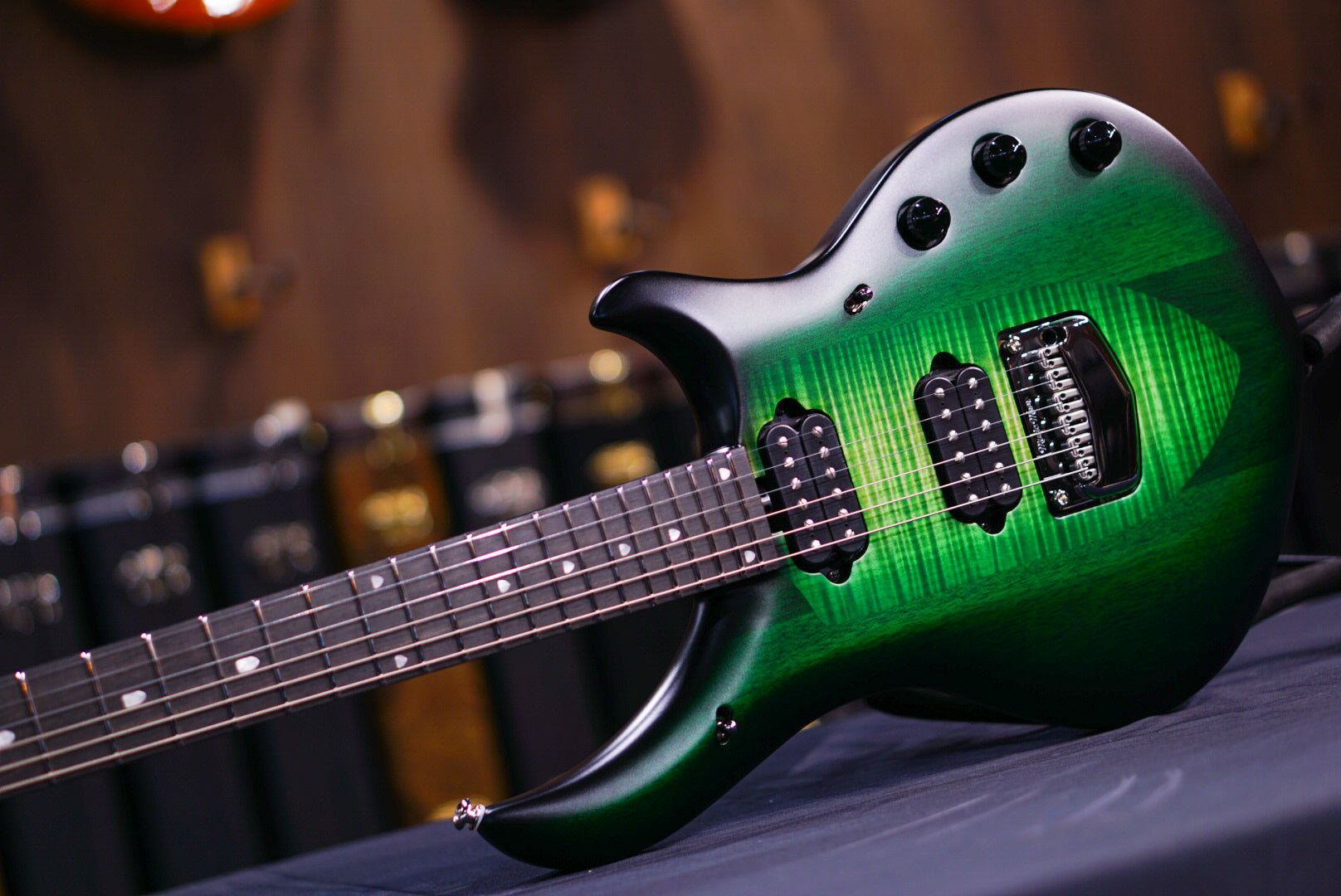 Ernie Ball Music Man MAJESTY 6 GRAVITY GREEN M018522
