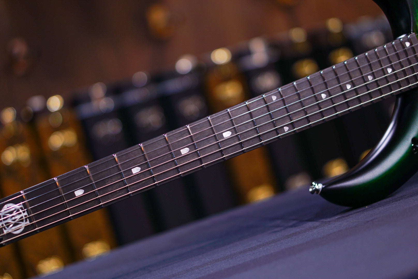 Ernie Ball Music Man MAJESTY 6 GRAVITY GREEN M018522