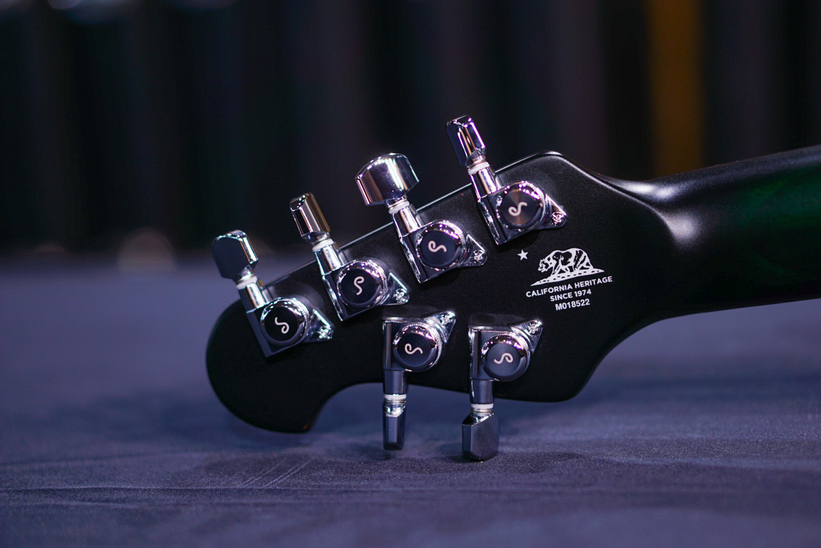 Ernie Ball Music Man MAJESTY 6 GRAVITY GREEN M018522