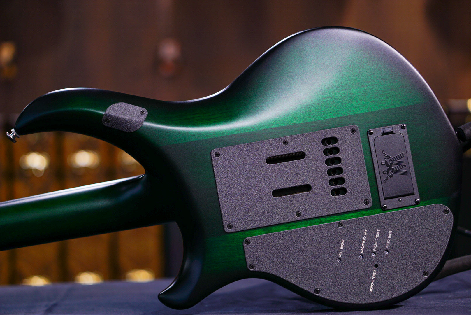 Ernie Ball Music Man MAJESTY 6 GRAVITY GREEN M018522