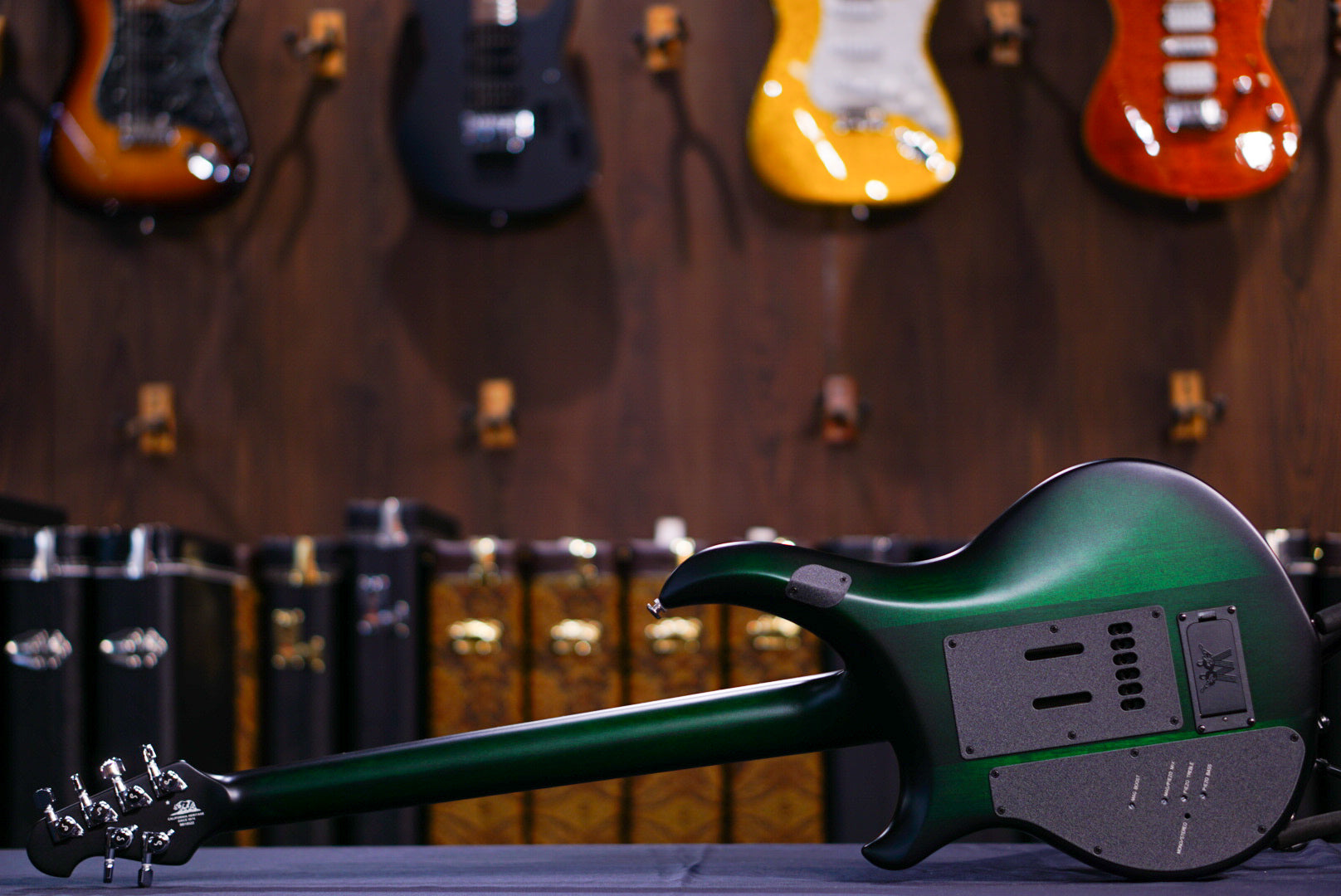 Ernie Ball Music Man MAJESTY 6 GRAVITY GREEN M018522