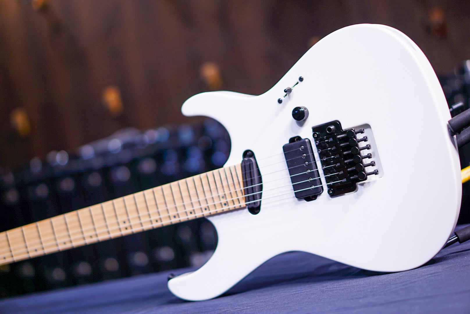 ESP Maverick pearl white gold E8160232 - HIENDGUITAR ESP GUITAR