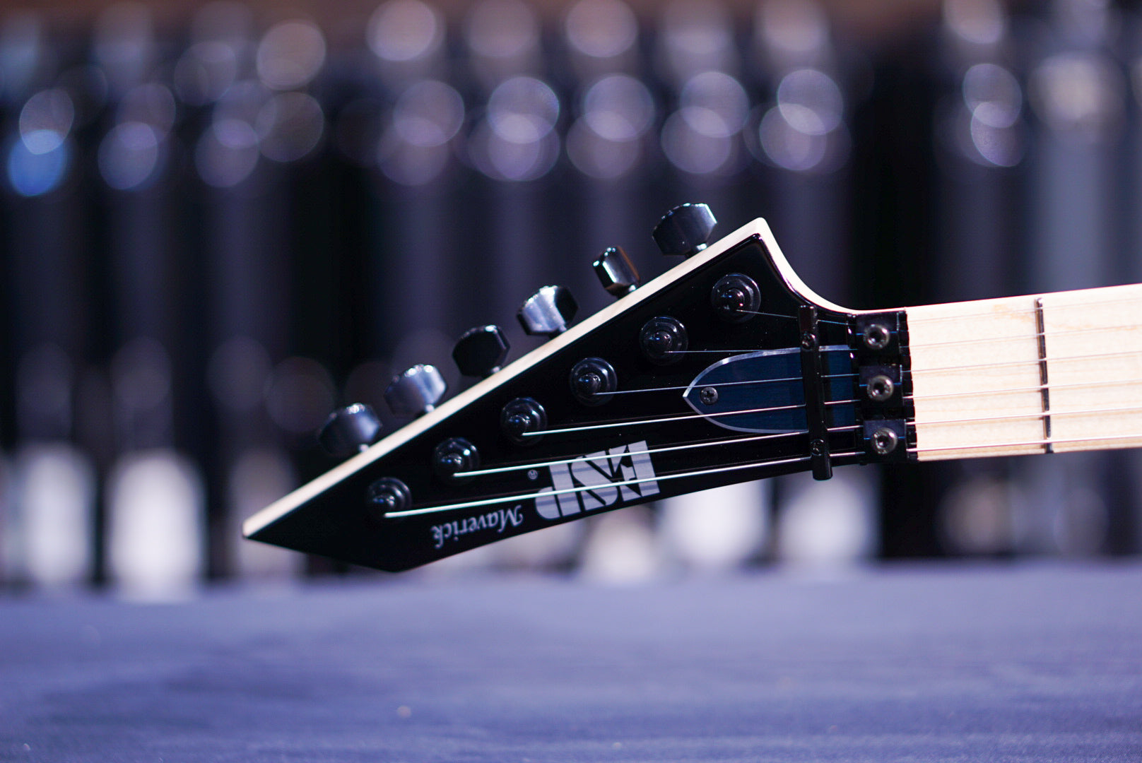 ESP Maverick pearl white gold E8160232 - HIENDGUITAR ESP GUITAR