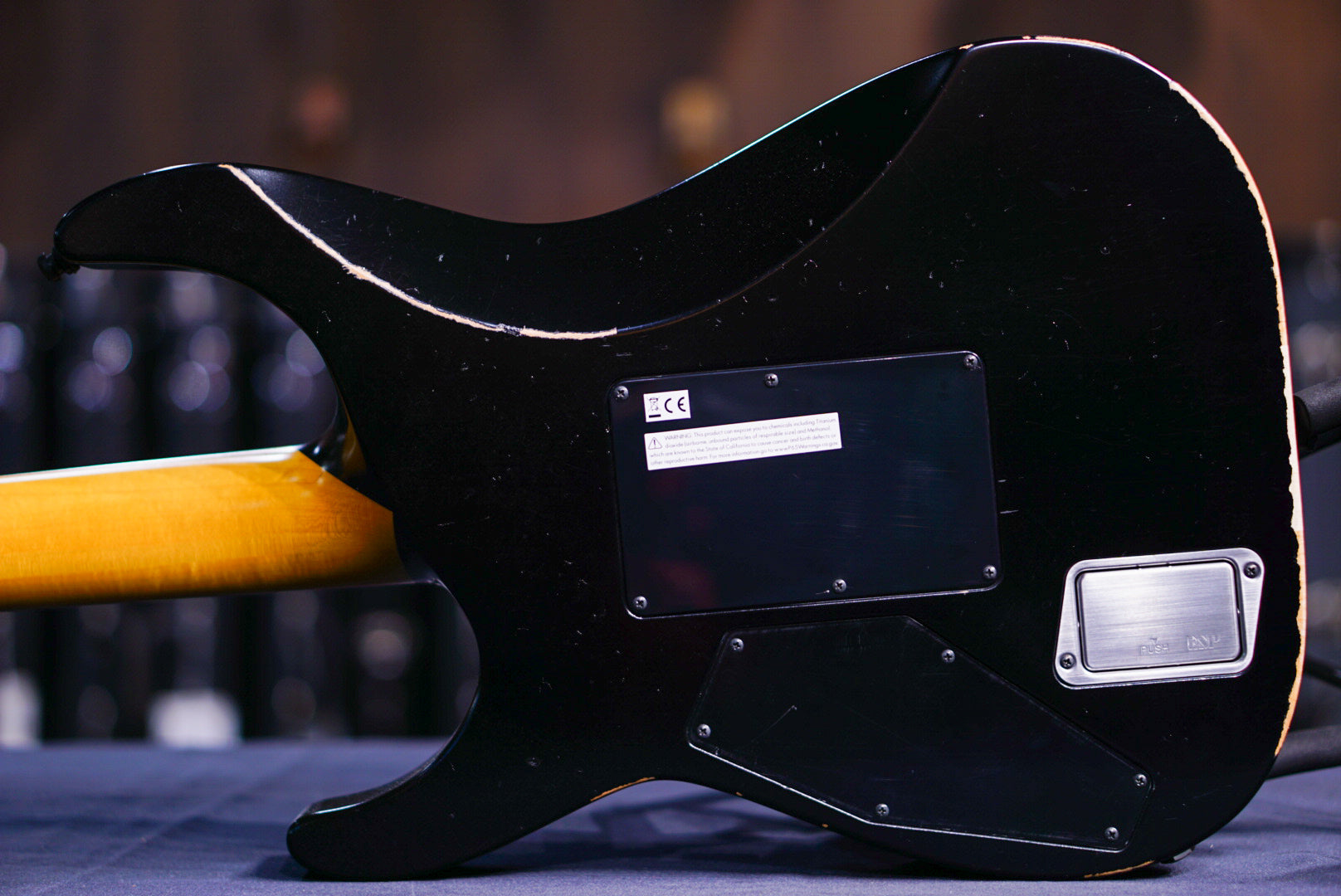 ESP KH-2 VINTAGE DISTRESSED BLACK KIRK HAMMETT  E7030232 - HIENDGUITAR   ESP GUITAR