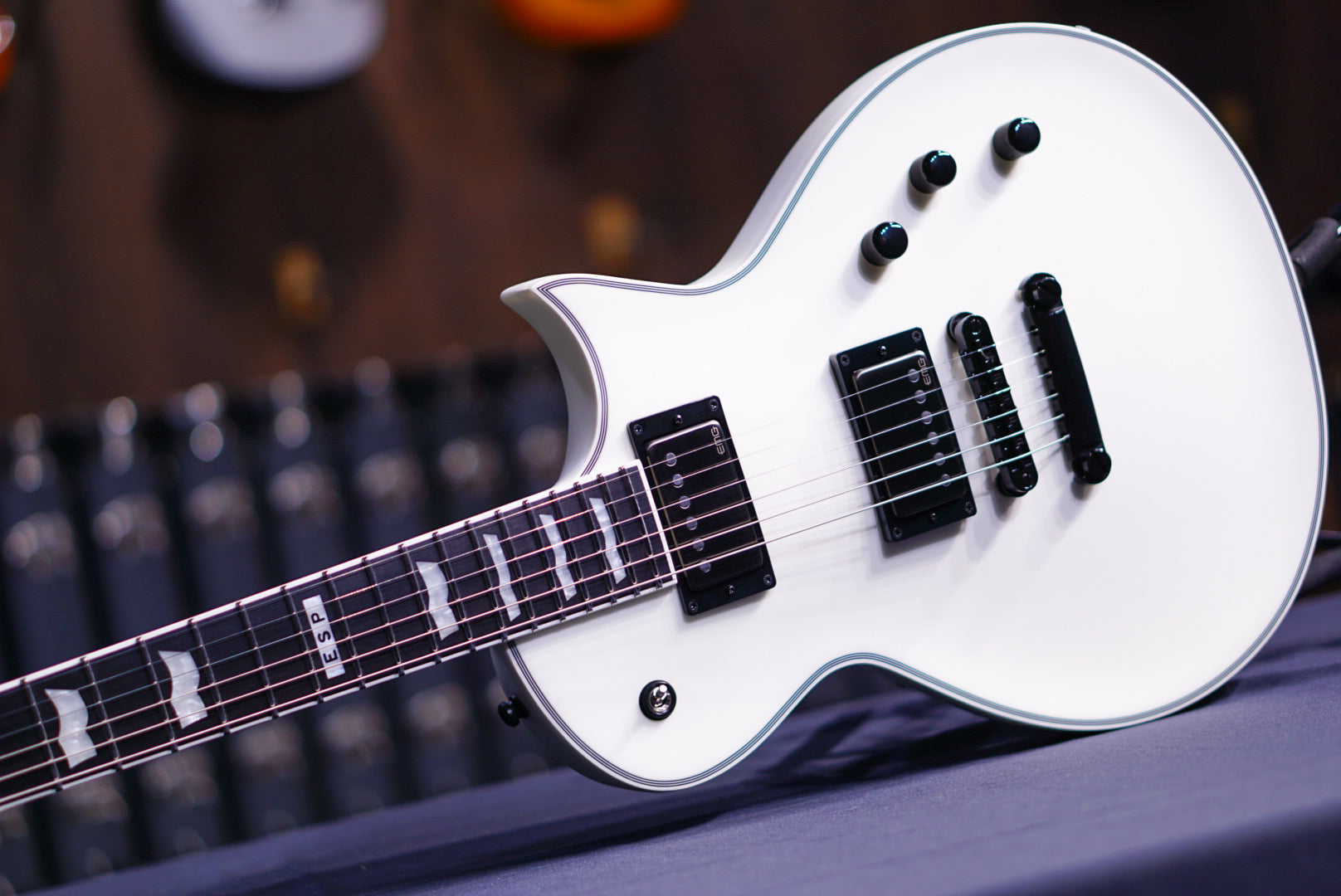 ESP E-II ECLIPSE EMG Snow white satin ES9205223 - HIENDGUITAR ESP GUITAR