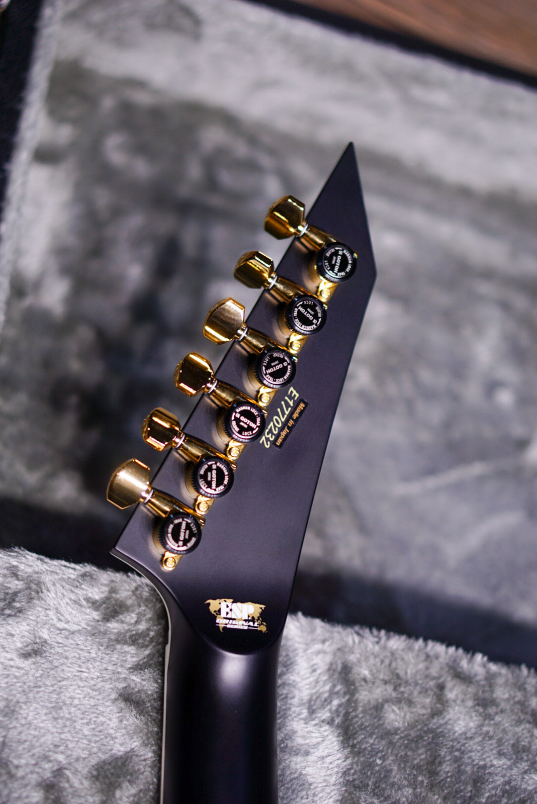 ESP-ARROW NT Castmetal Black Gold package E1770232 - HIENDGUITAR   ESP GUITAR