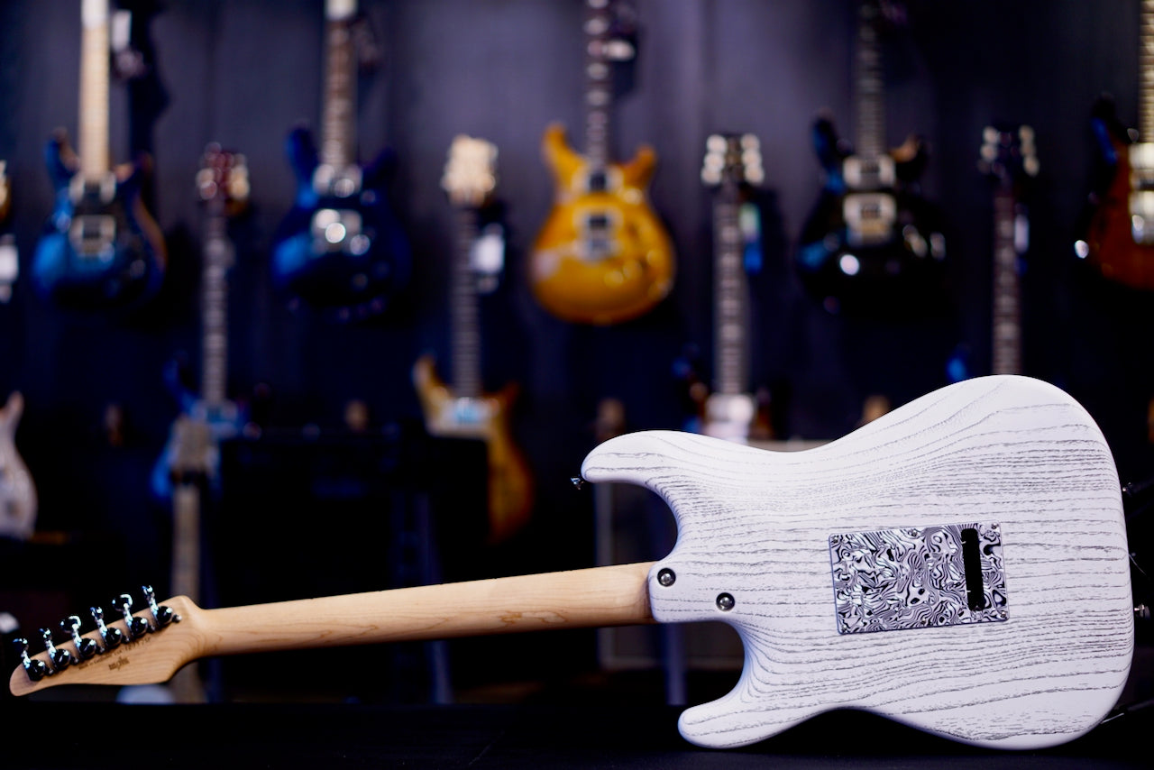 Tom Anderson Icon Classic Satin Organic Grain White with Black * 12-13-25P *