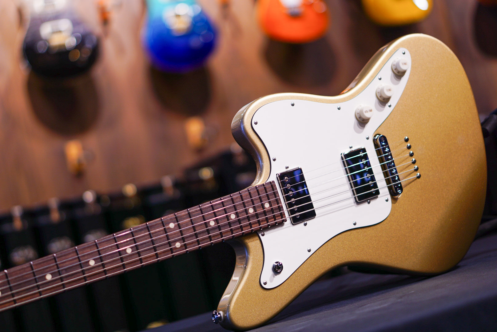 Suhr Classic JM Gold SSV 83004