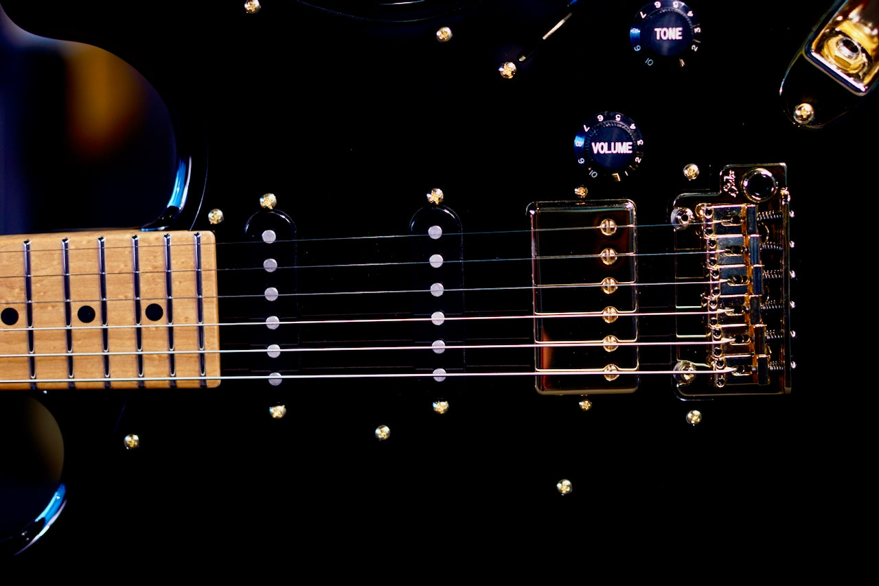 Suhr Mateus Asato Classic S Black Gloss 92504