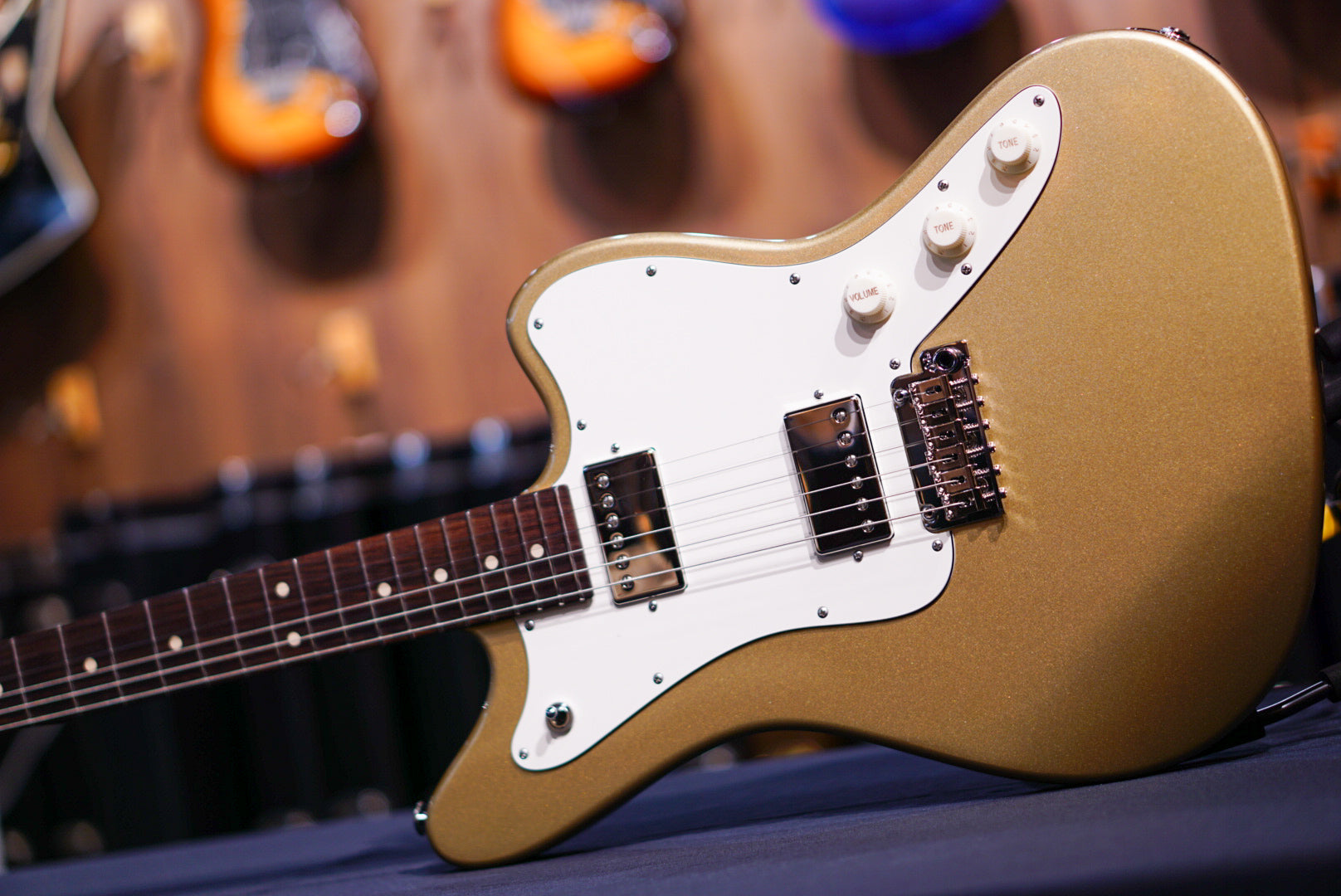 Suhr Classic JM Gold SSV 83003