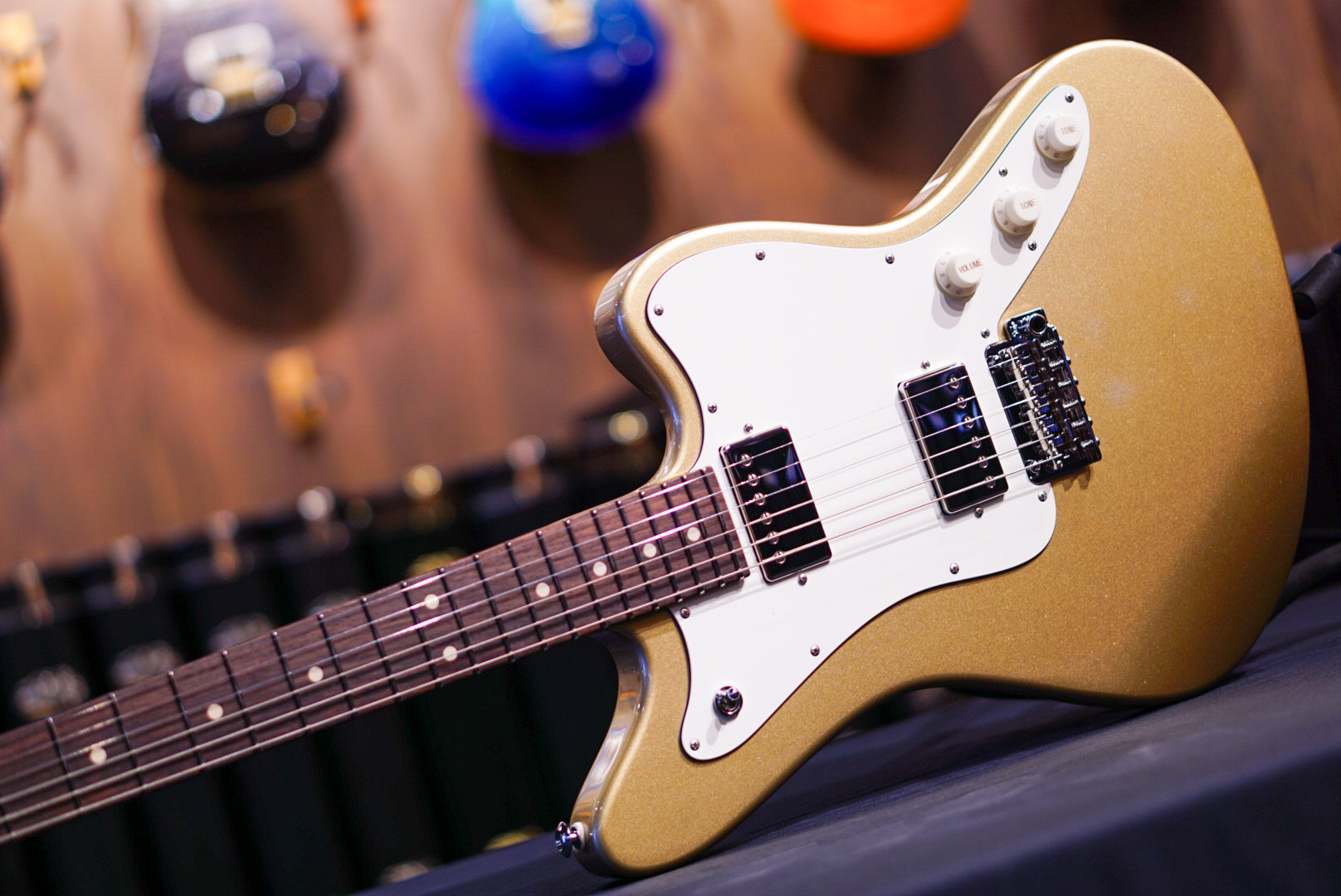 Suhr Classic JM Gold SSV 83003