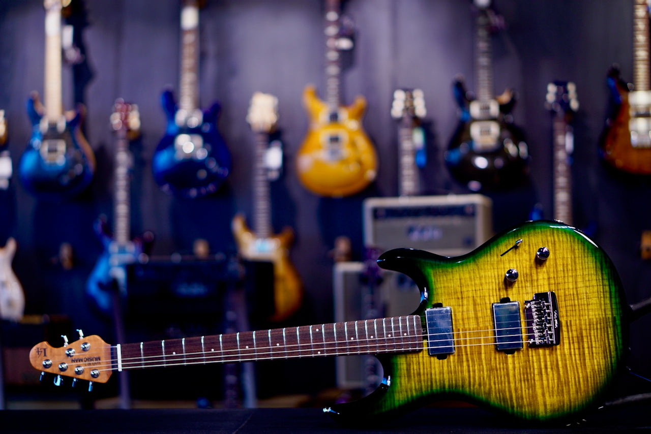 Ernie Ball Music Man Steve Lukather L4 Maple Top Gator Burst H10740