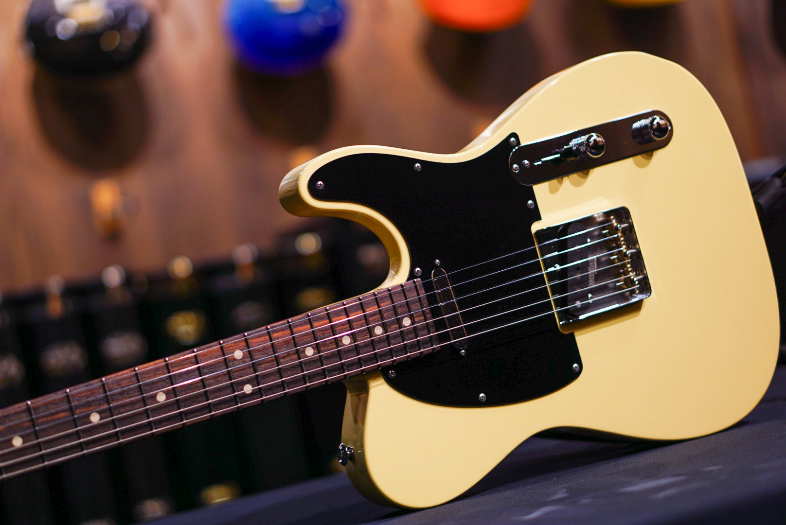 Suhr Classic T Custom Vintage Yellow 82990