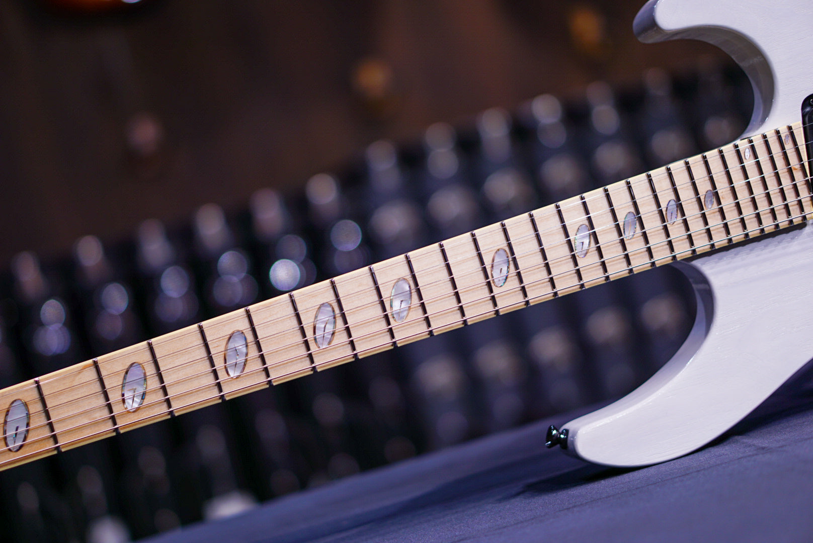 Caparison Horus WB FX MF Trans white 3360149 - HIENDGUITAR Caparison Guitars