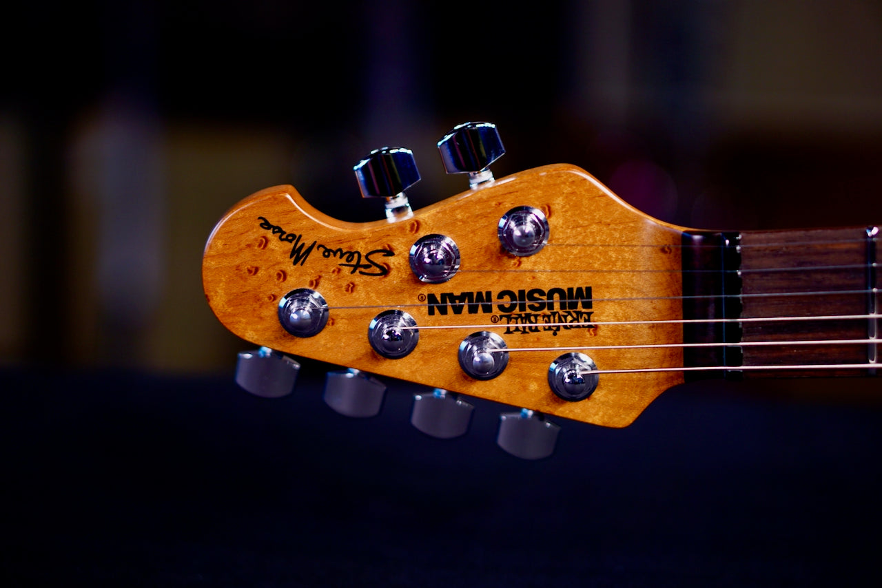 Ernie Ball Music Man Steve Morse Blue Burst H04823