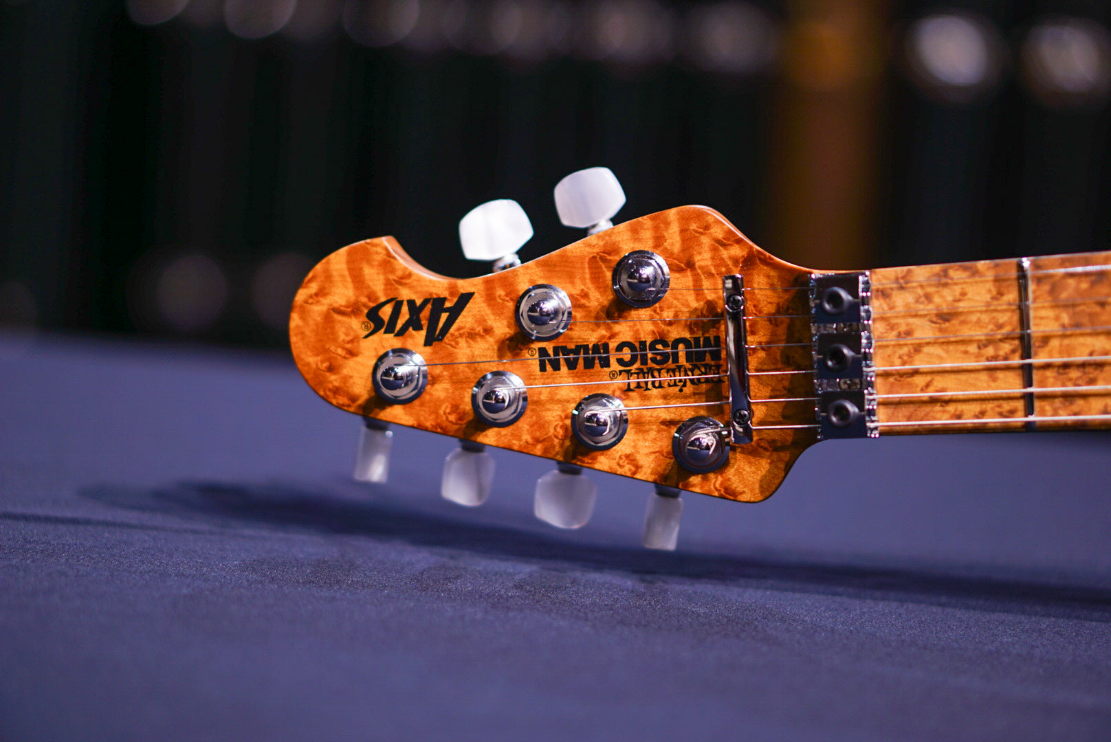 Ernie Ball Music Man Axis Honey Pot Flame H04351