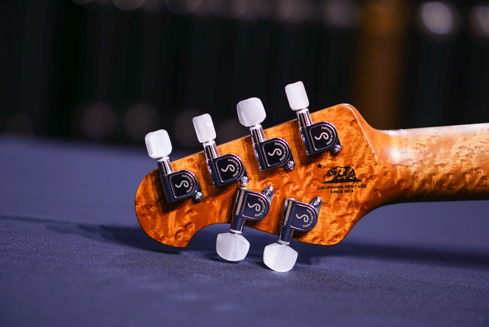 Ernie Ball Music Man Axis Honey Pot Flame H04351