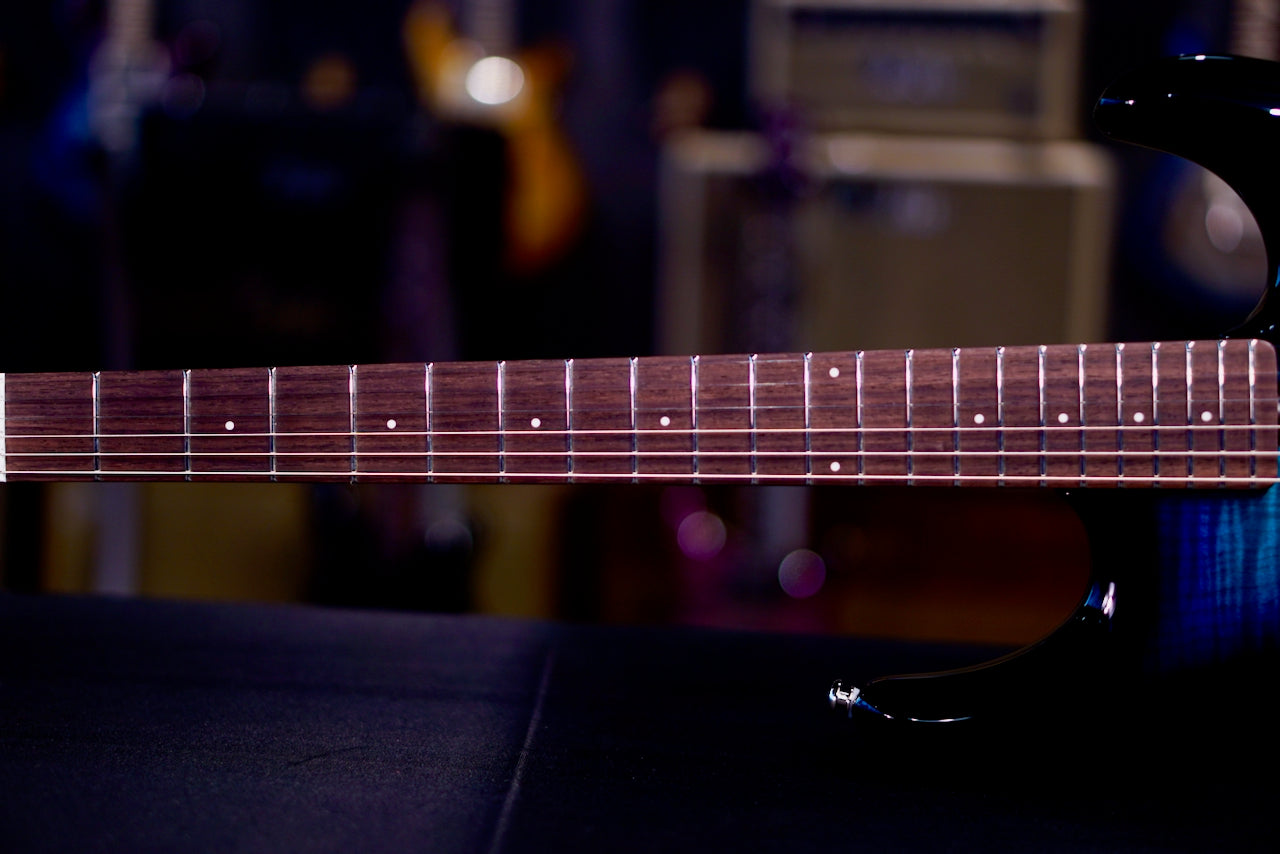 Ernie Ball Music Man Steve Lukather L4 Maple Top Blue Flame H10754