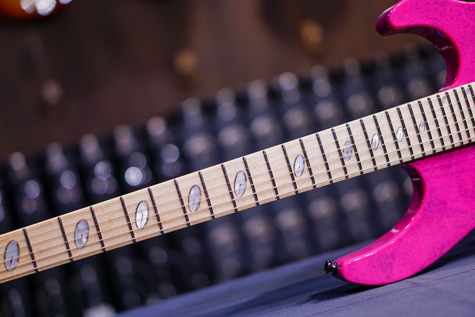 Caparison Horus-M3 COURTNEY COX SIGNATURE Pink Sapphire 3360093 - HIENDGUITAR Caparison GUITAR