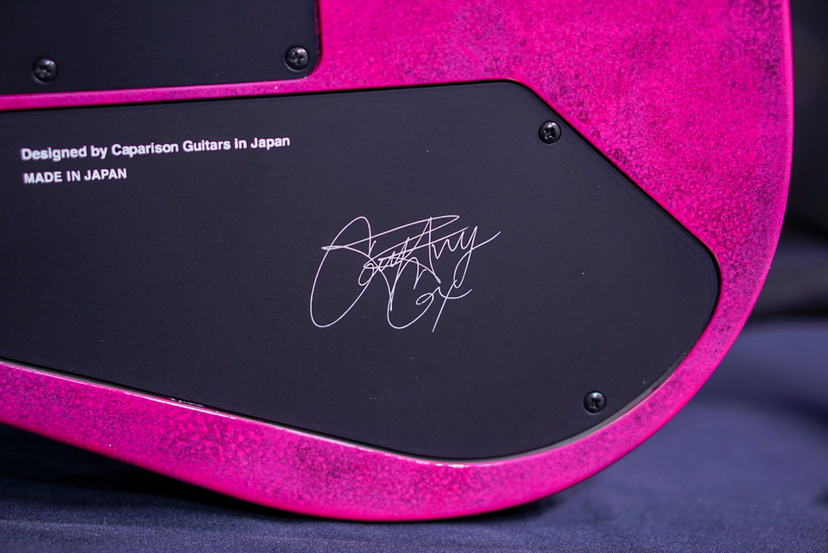 Caparison Horus-M3 COURTNEY COX SIGNATURE Pink Sapphire 3360093 - HIENDGUITAR Caparison GUITAR