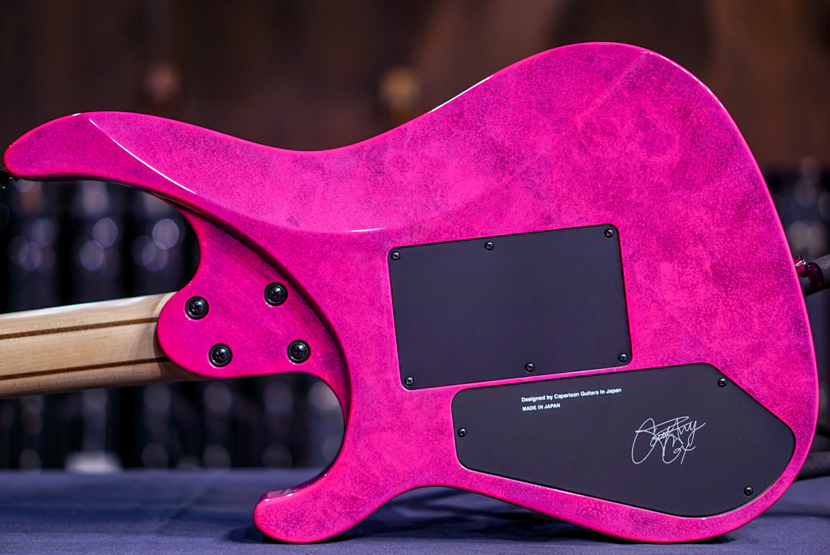 Caparison Horus-M3 COURTNEY COX SIGNATURE Pink Sapphire 3360093 - HIENDGUITAR Caparison GUITAR