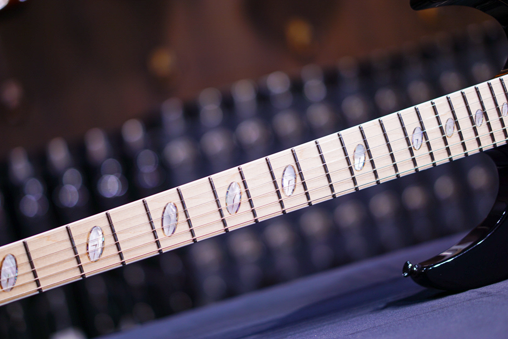 Caparison Dellinger II Prominence MF Trans spectrum black 3350144 - HIENDGUITAR Caparison Guitars