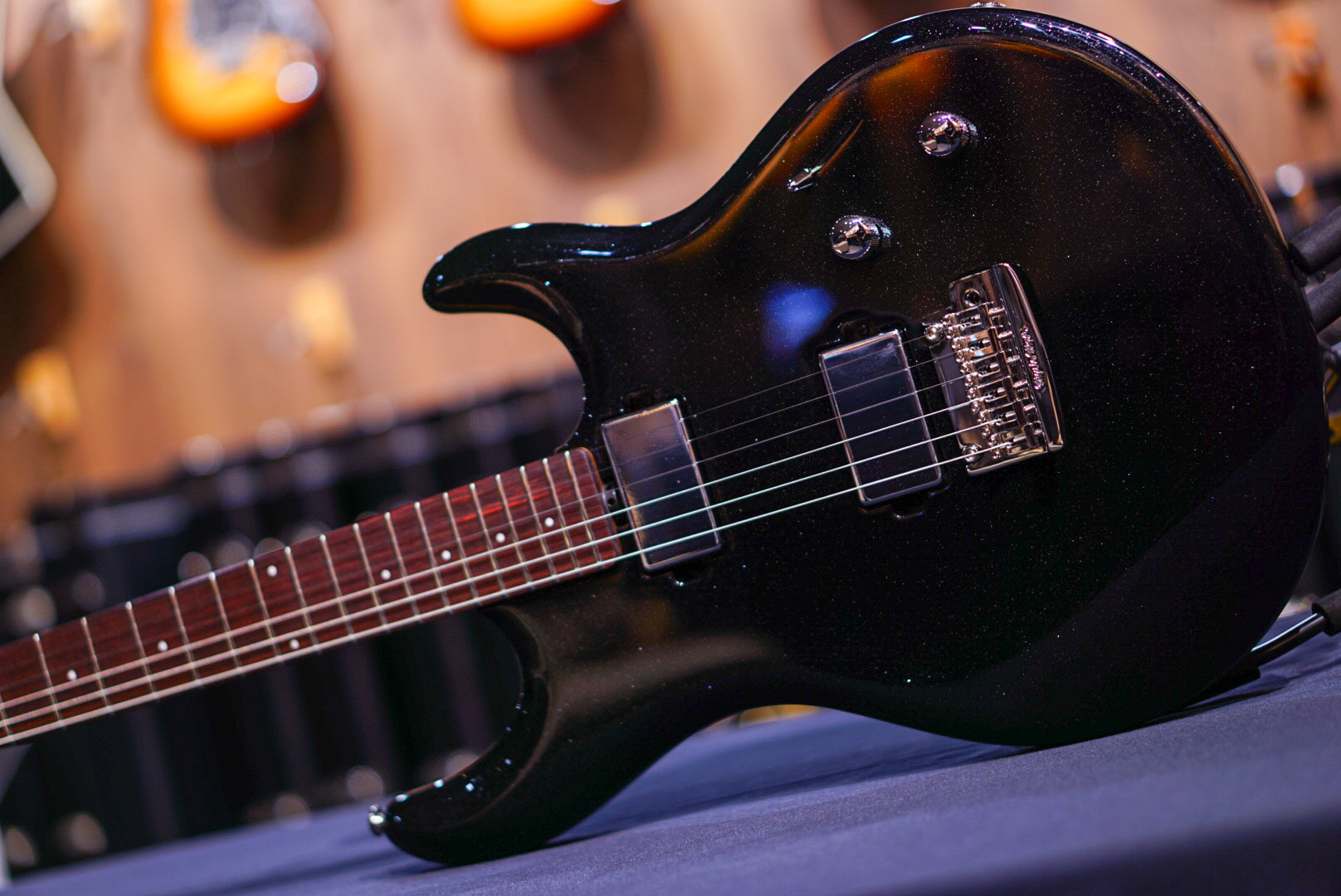 Ernie Ball Music Man Luke 4 HH Black Sparkle H07945