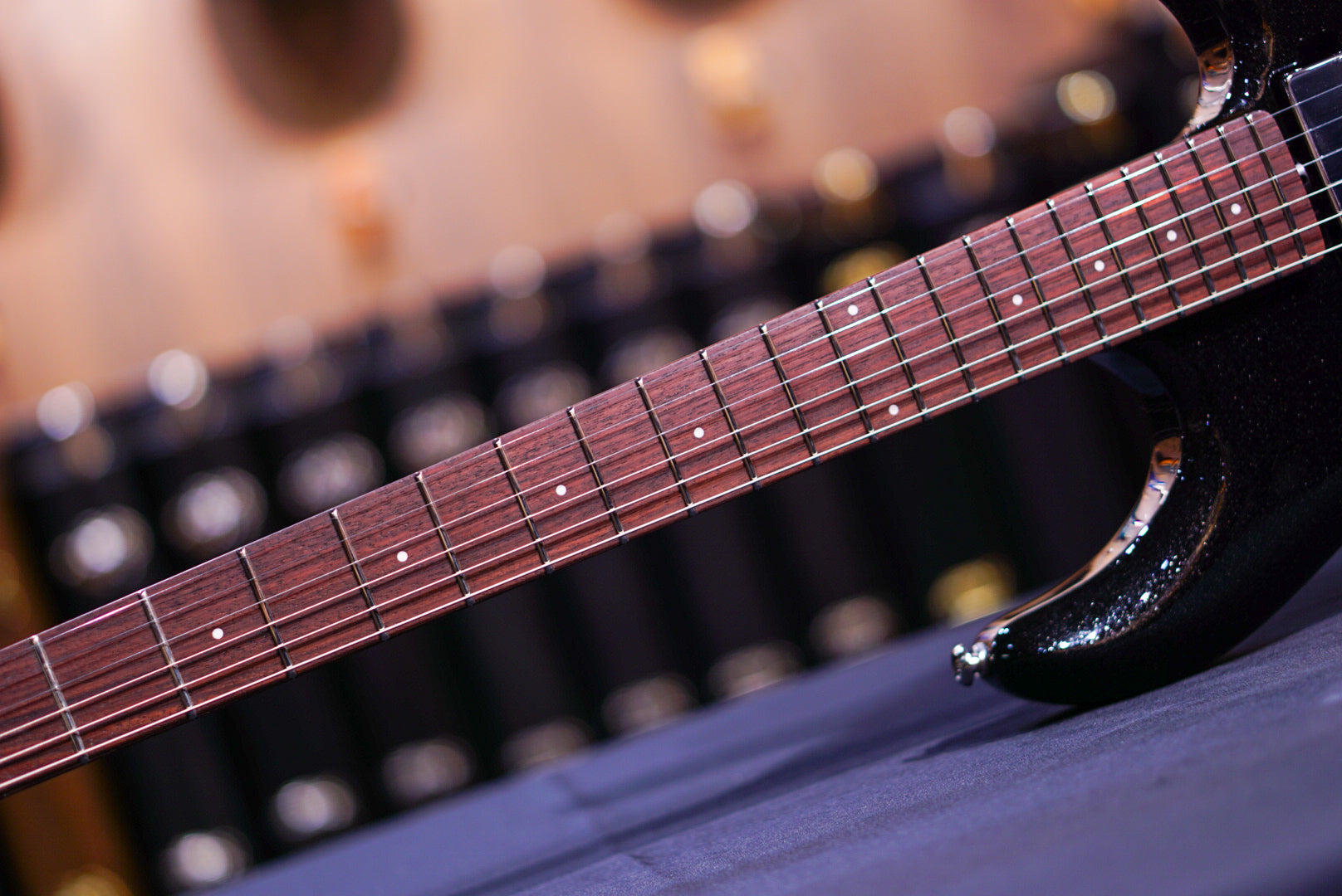 Ernie Ball Music Man Luke 4 HH Black Sparkle H07945