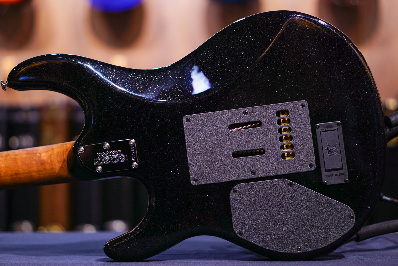 Ernie Ball Music Man Luke 4 HH Black Sparkle H07945