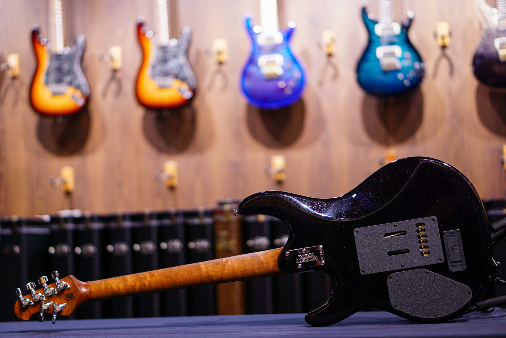 Ernie Ball Music Man Luke 4 HH Black Sparkle H07945