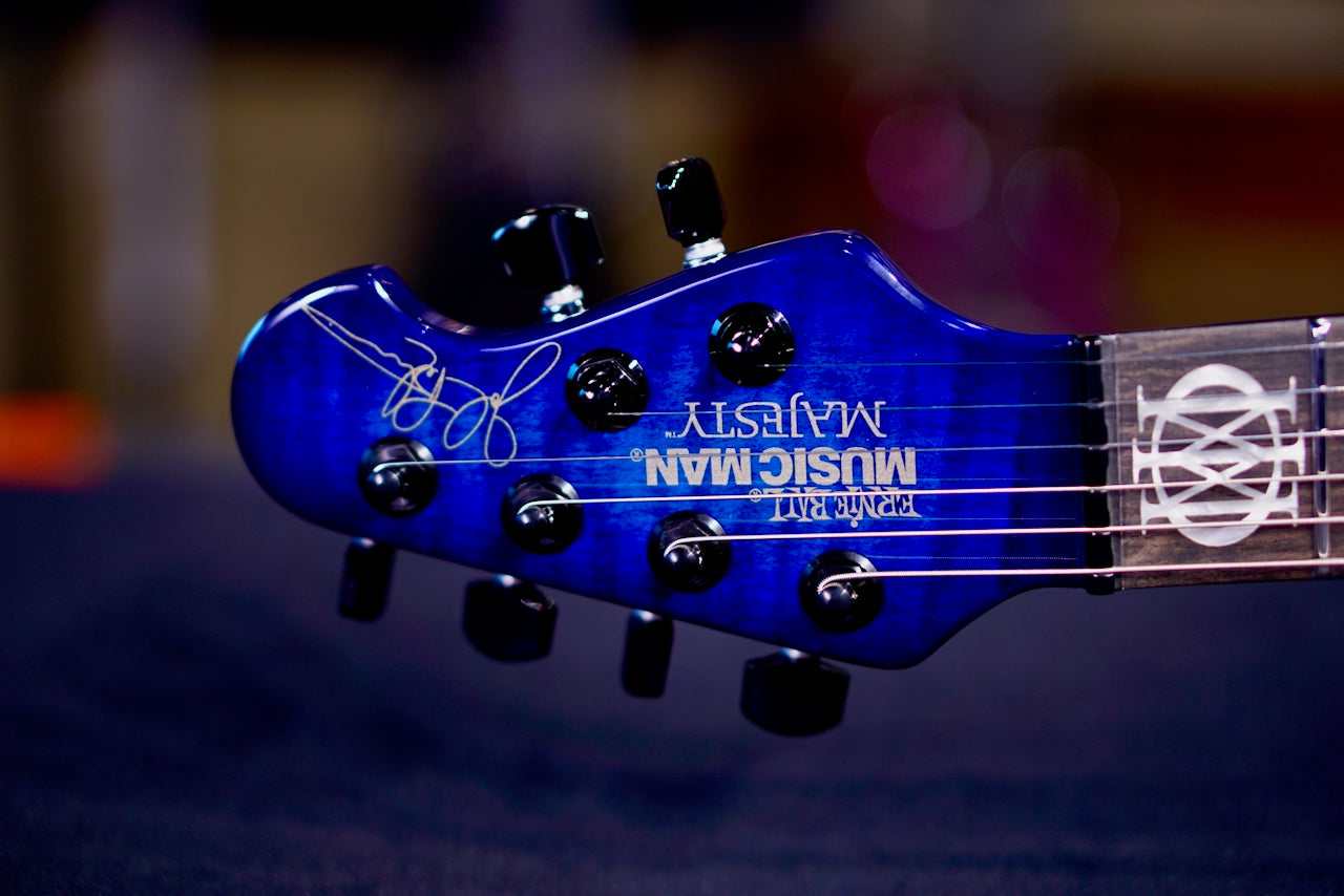 Ernie Ball Music Man Majesty Blue Ink BFR M019396