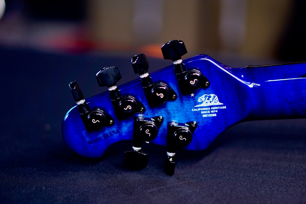 Ernie Ball Music Man Majesty Blue Ink BFR M019396